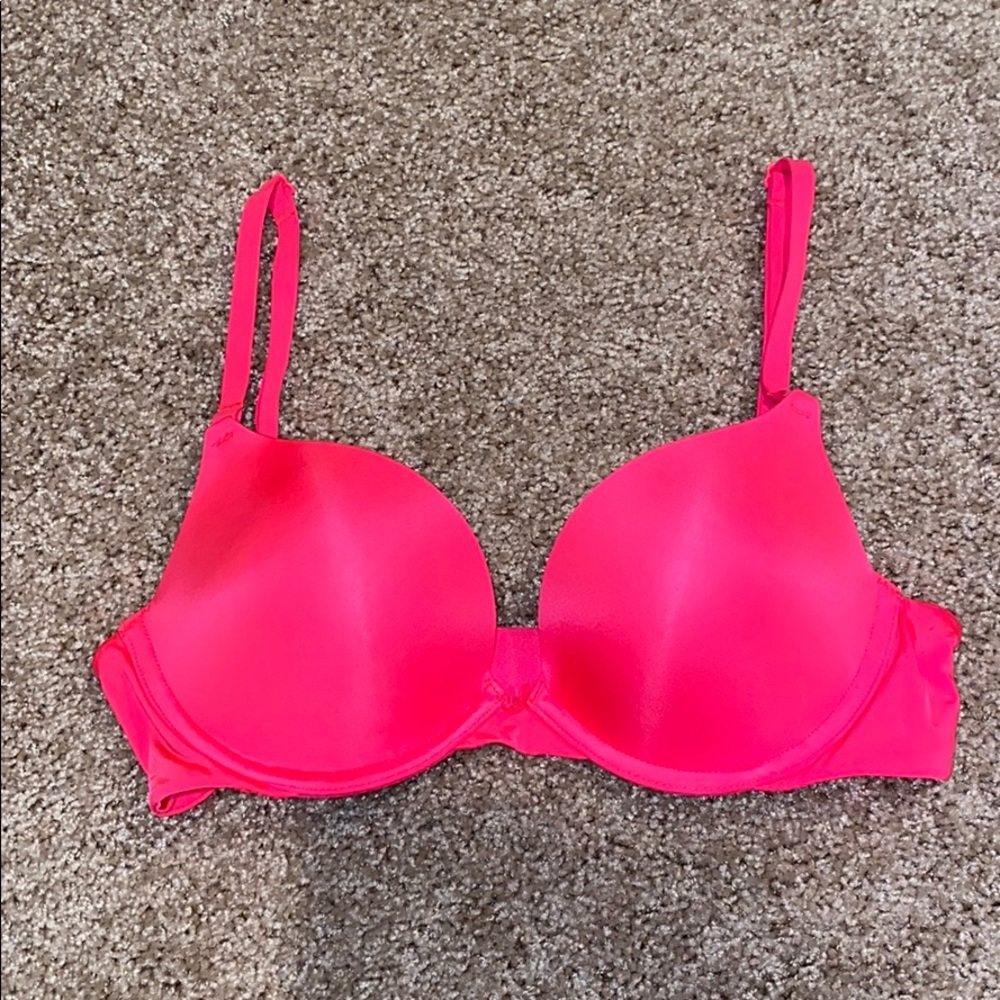 Victoria’s Secret PINK push-up bra